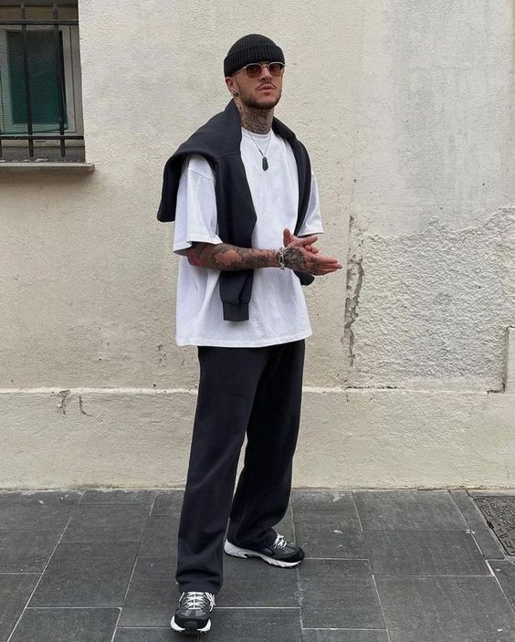 潮流的选择这些搭配是很好的模板球王会网页版“西裤+运动鞋”