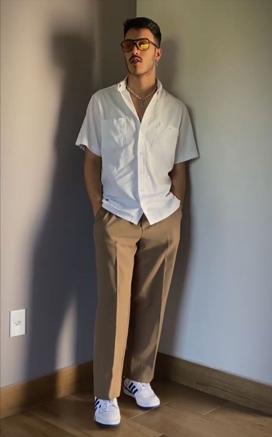 潮流的选择这些搭配是很好的模板球王会网页版“西裤+运动鞋”(图4)